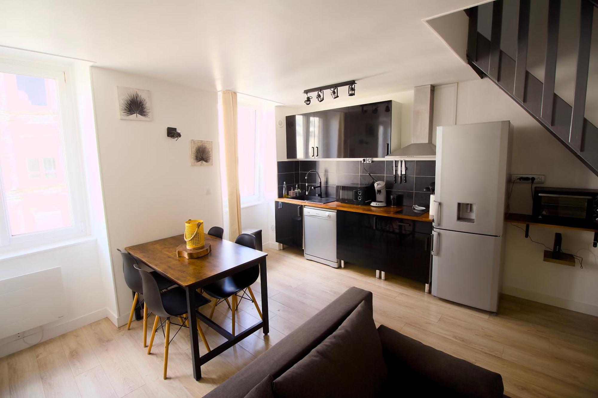 Triplex Lumineux A Cherbourg, Hyper Centre, 2 Pas Du Port & Vie Nocturne, Intendance Luxury Host Exterior photo