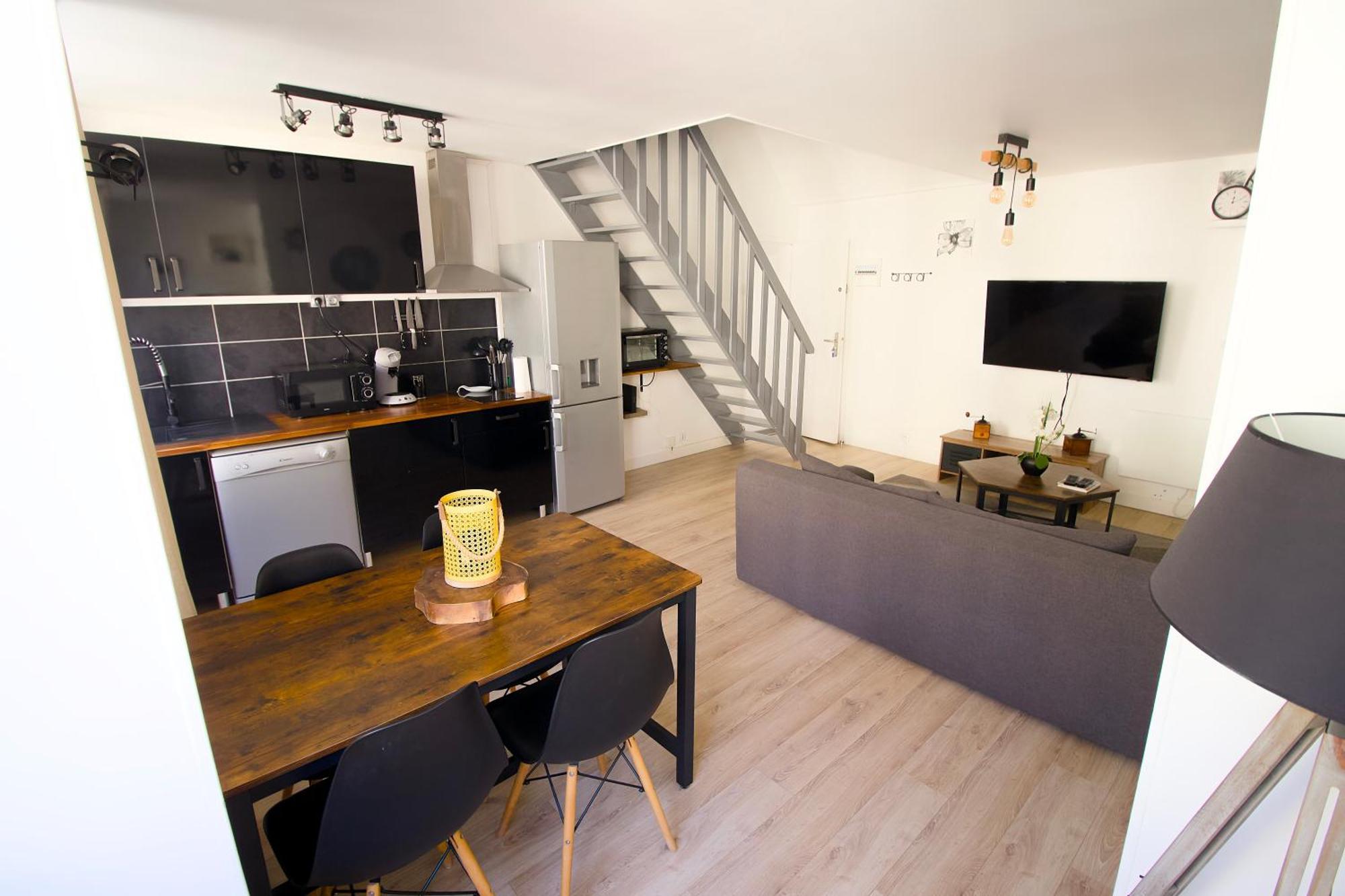 Triplex Lumineux A Cherbourg, Hyper Centre, 2 Pas Du Port & Vie Nocturne, Intendance Luxury Host Exterior photo