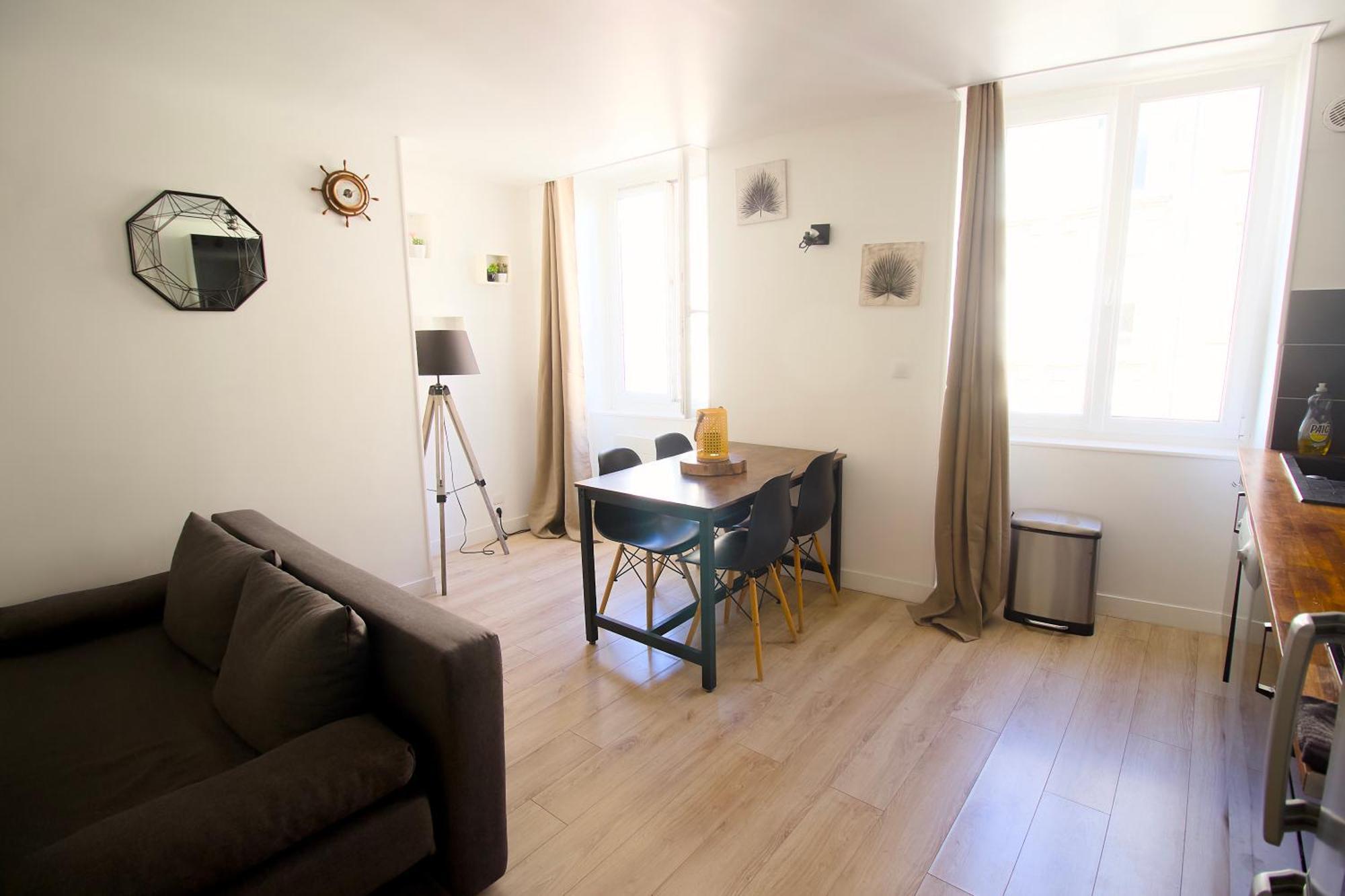 Triplex Lumineux A Cherbourg, Hyper Centre, 2 Pas Du Port & Vie Nocturne, Intendance Luxury Host Exterior photo