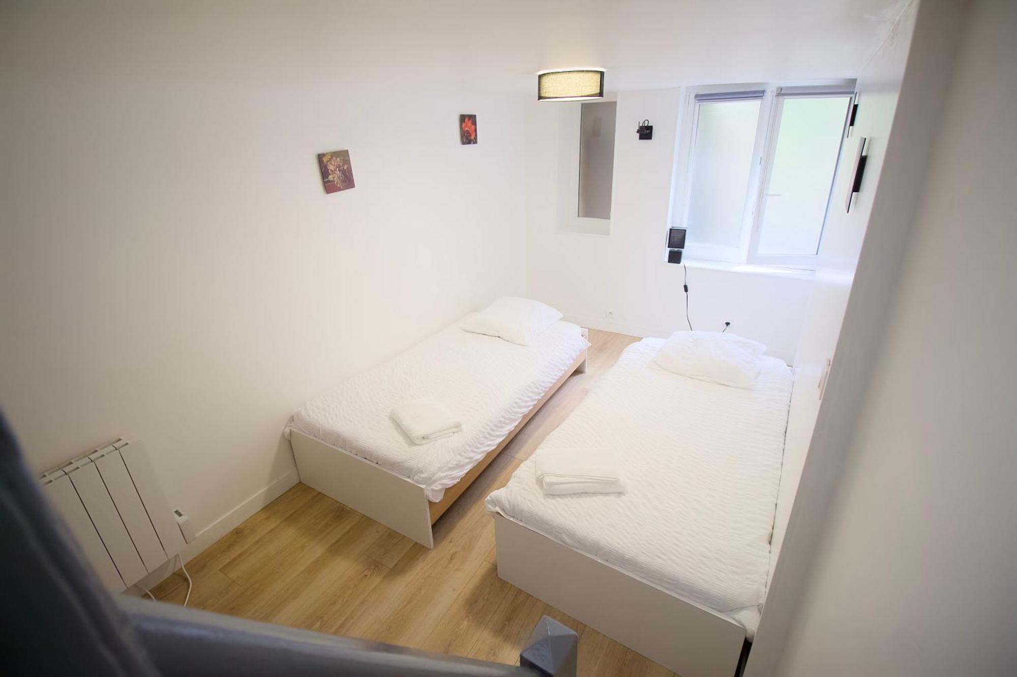 Triplex Lumineux A Cherbourg, Hyper Centre, 2 Pas Du Port & Vie Nocturne, Intendance Luxury Host Exterior photo